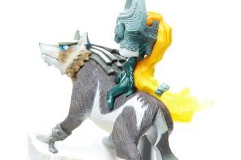 images/products/amiibo_ztp_wolf_link/__gallery/nvl_ak_imge01_11_r_ad.jpg